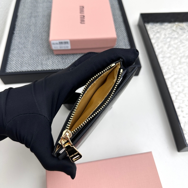 超激安ブランド財布偽物素材ディテール